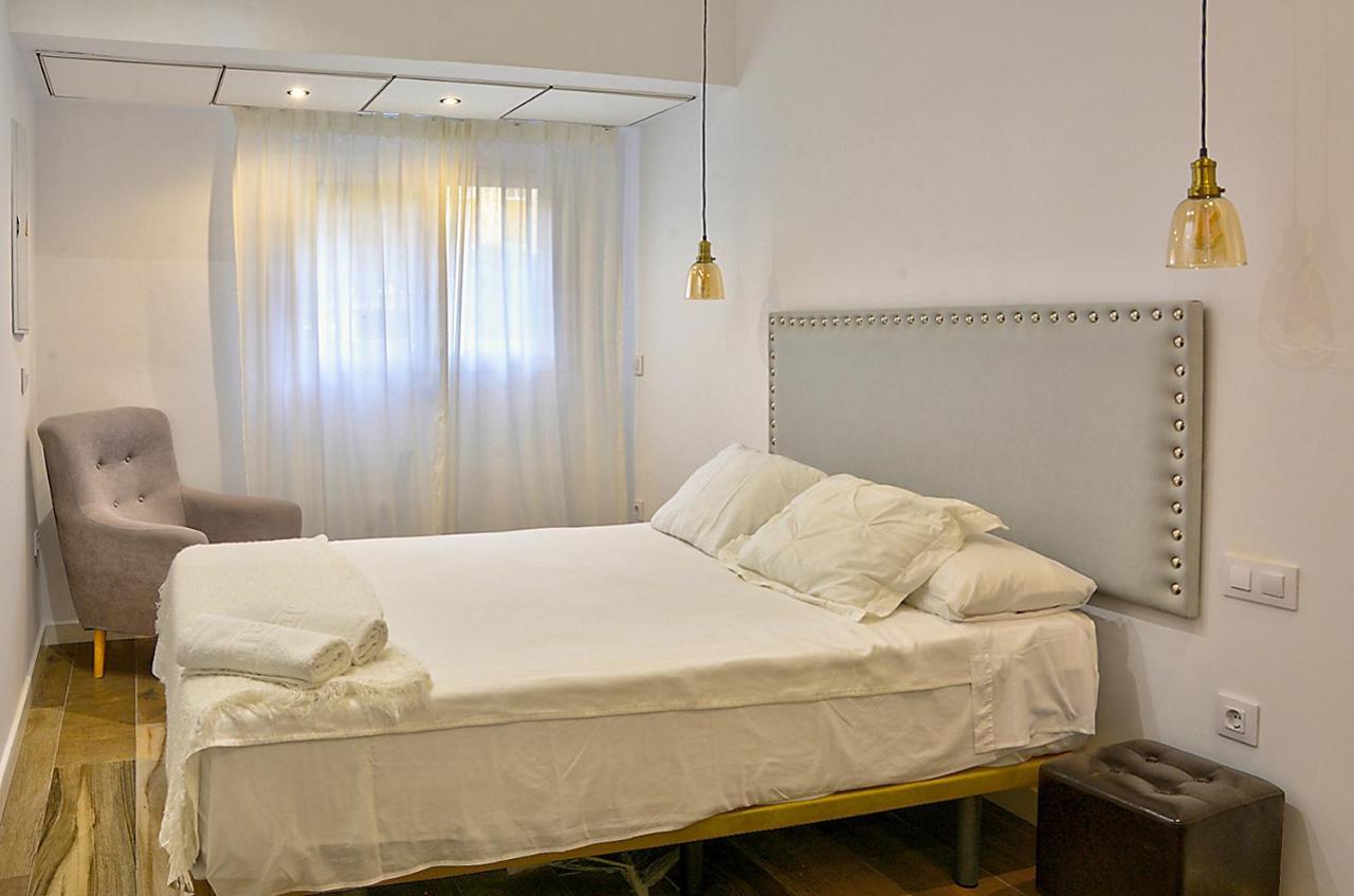 Apartsuite B&R Triana Arellano Sevilla Exterior foto